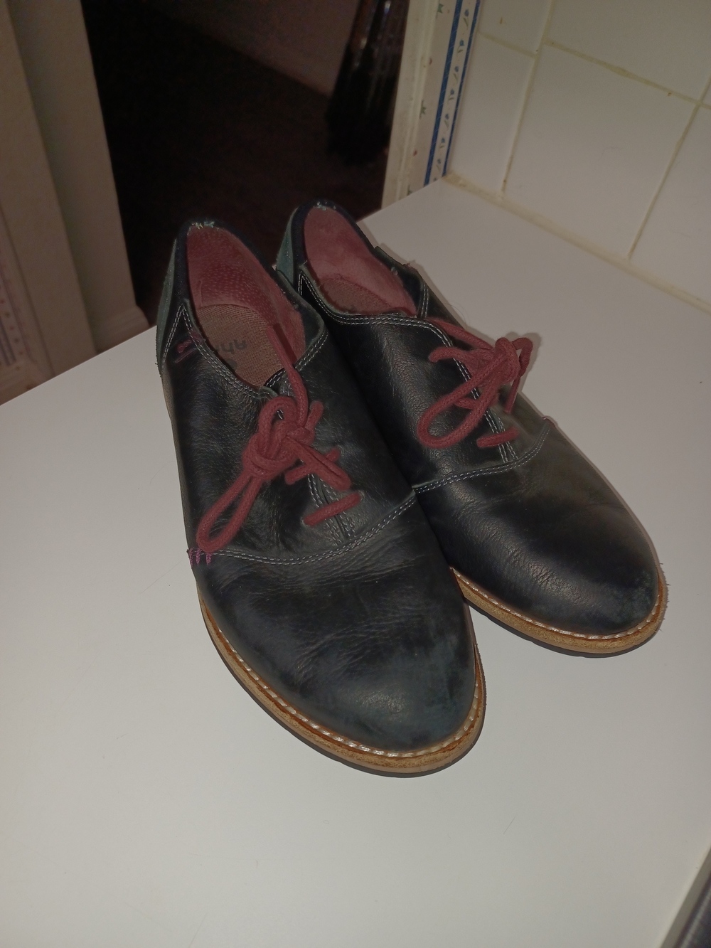 Ahnu Black Leather Lace-Up Flats with Burgundy Accents